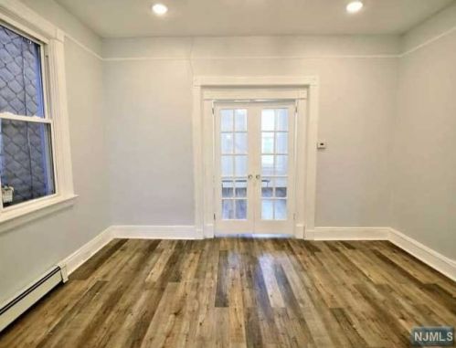 511 St, Union City NJ 07087-3692 exterior