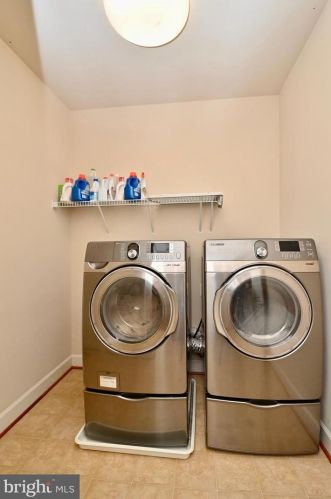 5718 Colfax Ave, Alexandria VA 22311-1012 exterior