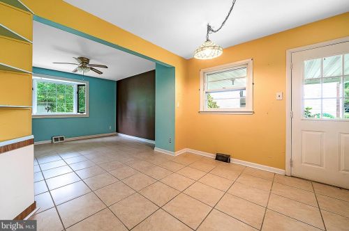 253 Luff Ln, Warminster PA 18974-5272 exterior