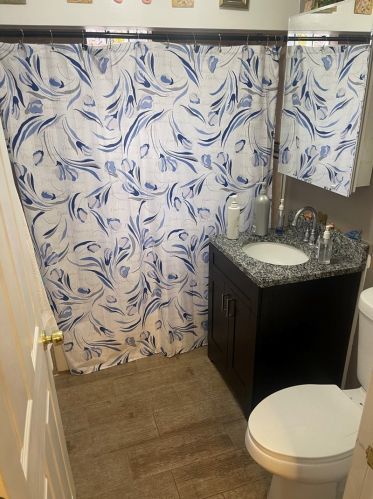 8008 Saginaw Ave, Chicago IL 60617-1351 exterior