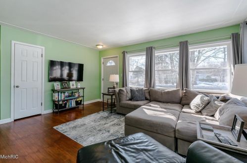 1564 Hansen St, Meskegon MI 49445-1238 exterior