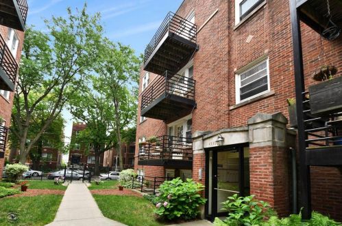 4330 Sacramento Ave, Chicago IL  60618-1433 exterior