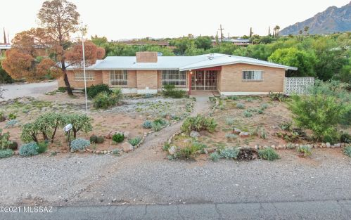 1035 Camino De Los Padres, Tucson, AZ 85718-1926