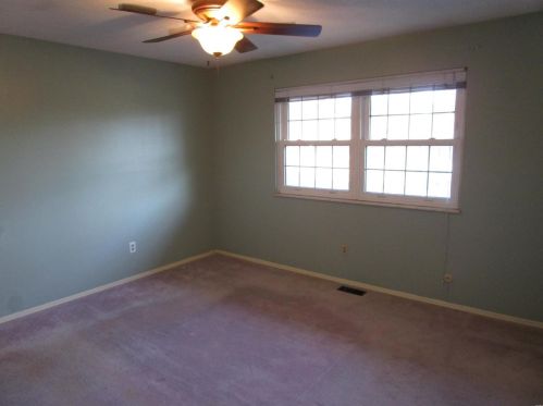 8768 Santa Bella Dr D, Hazelwood MO 63042-2918 exterior