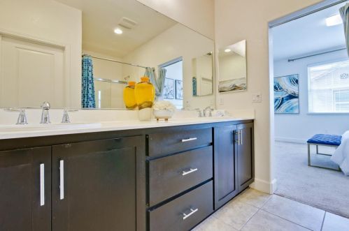 1924 Lee Way, Milpitas CA 95035-9014 exterior