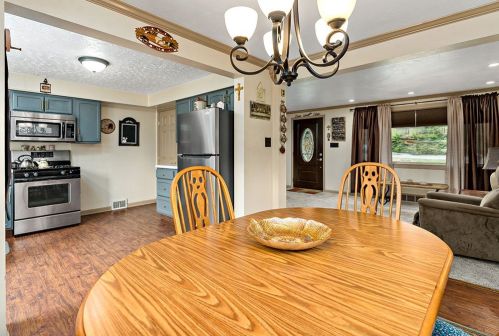 700 Edgewater Dr, Pittsburgh PA 15122-1119 exterior