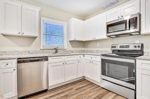 655 Lynn Cir, Atlanta GA  30311-2314 exterior