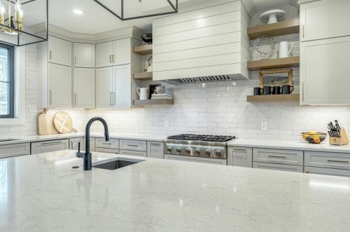 100 Ladue Meadows Ln, Saint Louis MO 63141-7503 exterior