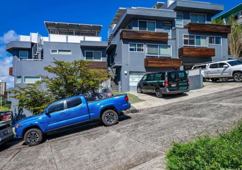 1538 Pele St, Honolulu, HI 96813-1818