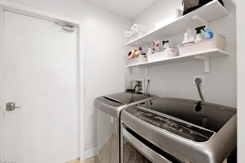 124 Willowick Dr, Naples FL 34110-1361 exterior