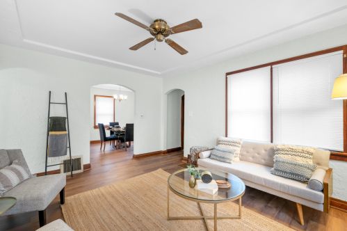 2823 Oriole Dr, Milwaukee WI 53209-4236 exterior