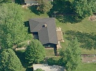 820 Jenny Ln, Aurora, IL 60506-5710