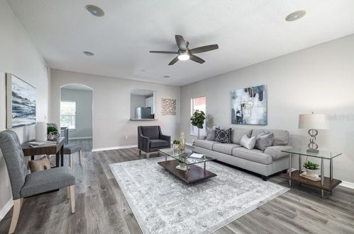 10850 Newbridge Dr, Riverview FL exterior