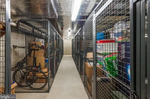 815 Patrick St, Alexandria VA  22314-4070 exterior