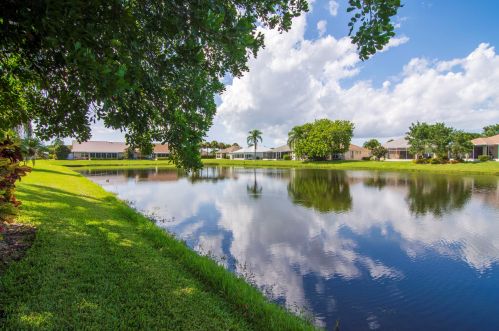 499 Casanova Cir, Fort Pierce FL  34986-1713 exterior