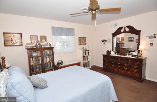 4 Hanover Dr, Cookstown NJ 08511-1005 exterior