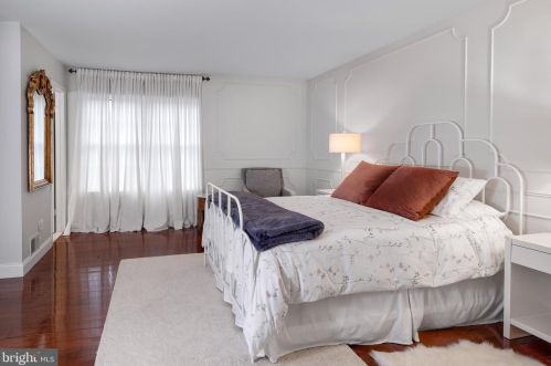 9 Cliveden Ct, Trenton NJ 08648-1400 exterior