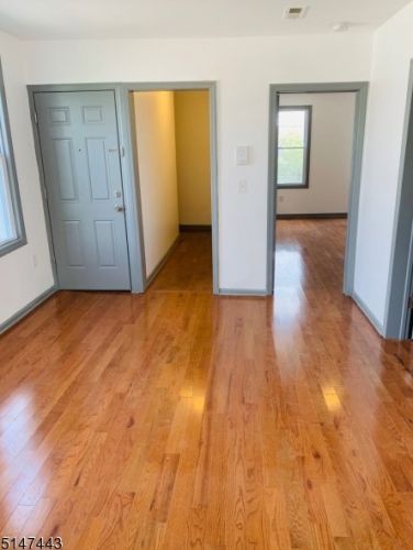 54 2nd St, Newark, NJ 07107-3134