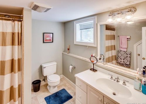 107 Stuart Ave, Norwalk CT 06850-3135 exterior