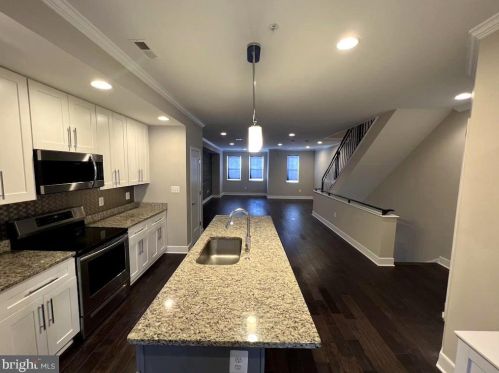 5302 Bass Pl, Washington DC  20019-6365 exterior