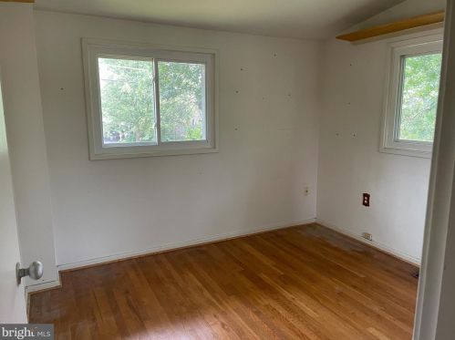 4000 Javins Dr, Alexandria VA  22310-2037 exterior