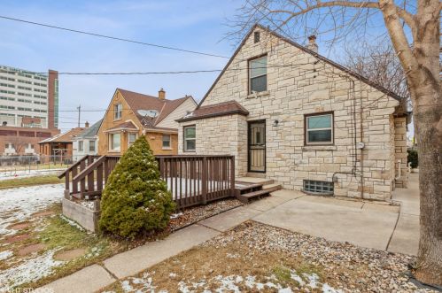 3137 28, Milwaukee WI 53215-4307 exterior