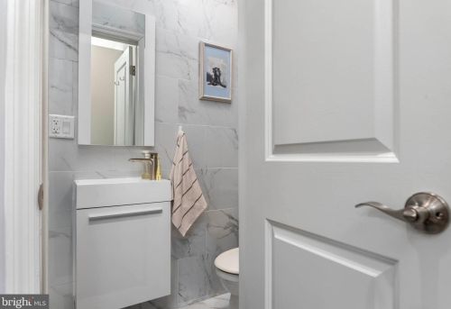 1212 Mckean St, Philadelphia PA 19145-3006 exterior