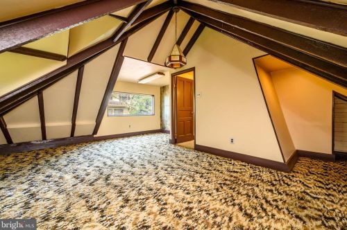 220 Maple Ave, Camden NJ 08106-2315 exterior