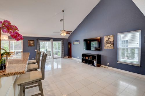 6915 Cobia Cir, Boynton Beach FL 33437-3640 exterior