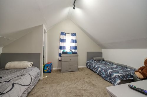 126 Tilford Rd, Pittsburgh PA 15235-2249 exterior