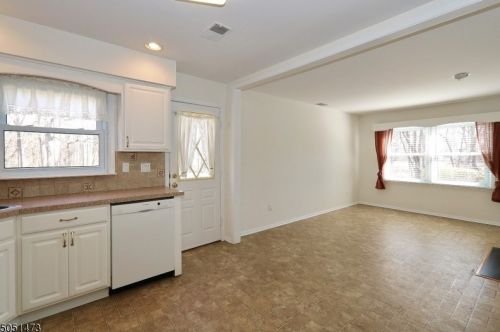 15 Harwich Ct, Scotch Plains NJ  07076-3164 exterior