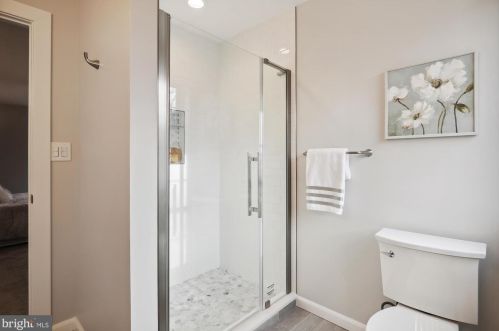 2205 Luzerne Ave, Silver Spring MD  20910-2137 exterior