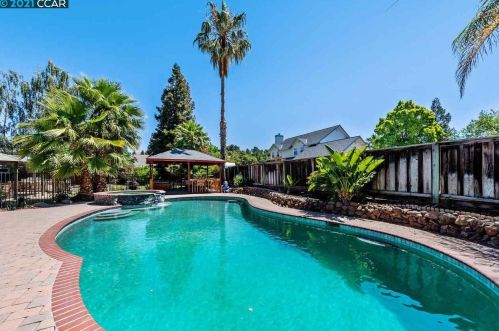 1868 Renee Way, Concord CA 94521-1525 exterior