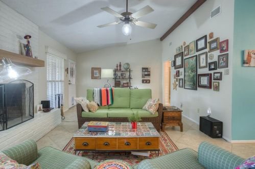 1800 Lk Dr, Huntsville TX exterior