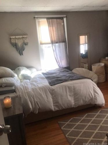 124 Stratford Rd, New Britain CT  06053-3238 exterior