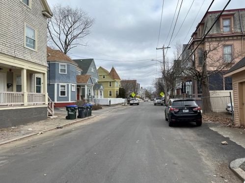 131 Daboll St, Providence RI 02907-2529 exterior