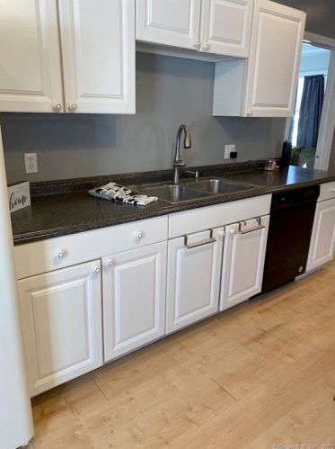 105 State Ave, Killingly CT 06241-2013 exterior