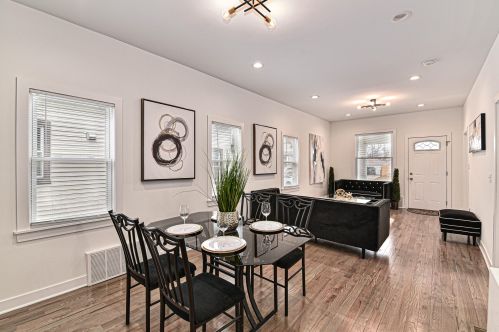 1325 Pryor Ave, Milwaukee WI  53207-1869 exterior