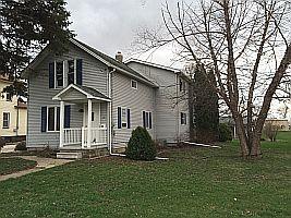 121 Church St, Kewanee, IL 61443-3415