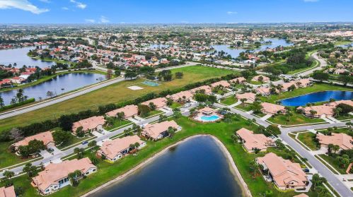 7279 Le Chalet Blvd, Boynton Beach FL 33472-5035 exterior