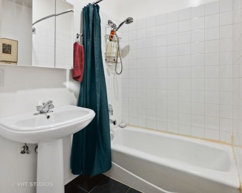 1541 Nelson St, Chicago IL 60657-3028 exterior