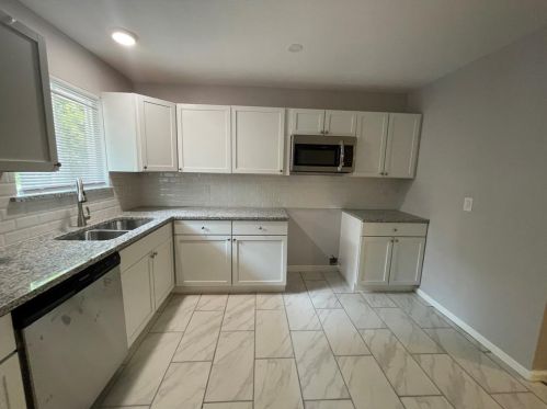 1351 Adelaide Dr, Dallas TX 75216-6912 exterior