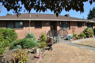 14054 6 Ave, Seattle WA  98155-6903 exterior