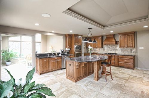 140 Ambleside Ln, Saint Louis MO 63141-7437 exterior