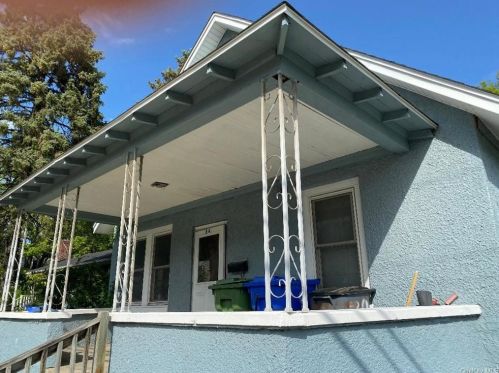 54 Sproat St, Middletown, NY 10940-3051