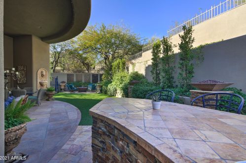 13841 Cyn Dr, Phoenix AZ 85016-2403 exterior