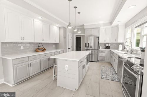 7327 Coventry Dr, Middletown MD 21769-6636 exterior