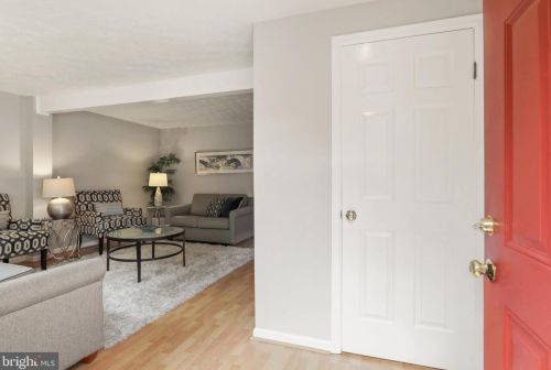 6023 Chicory Pl, Alexandria VA 22310-1795 exterior