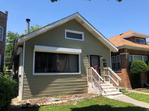 7654 Yates Blvd, Chicago, IL 60649-4127