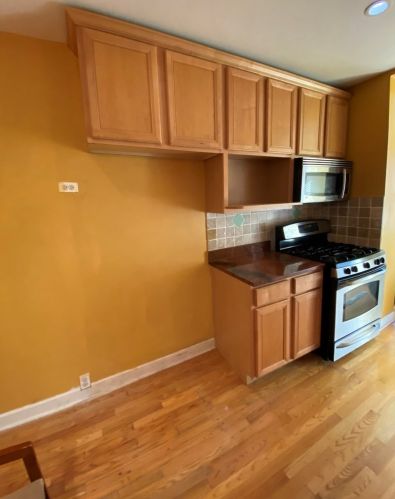 7440 Hoyne Ave, Chicago IL  60645-2202 exterior